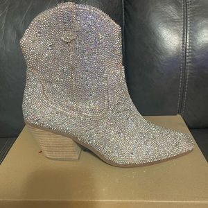 NEW IN BOX! Matisse Harlow Rhinestone boots